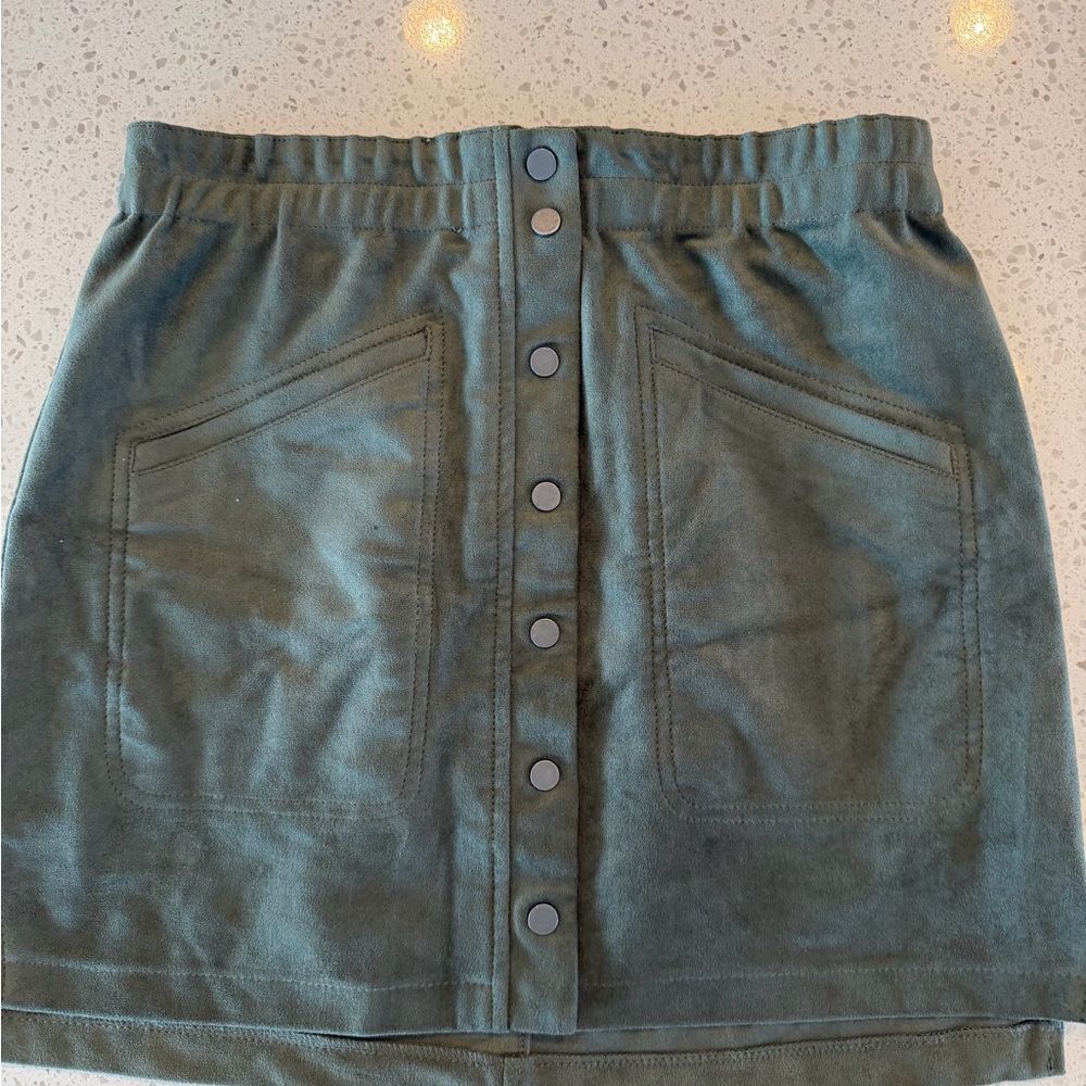 BCBGMaxAzria Olive Green Snap-Front Mini Skirt XS  Faux Suede XS